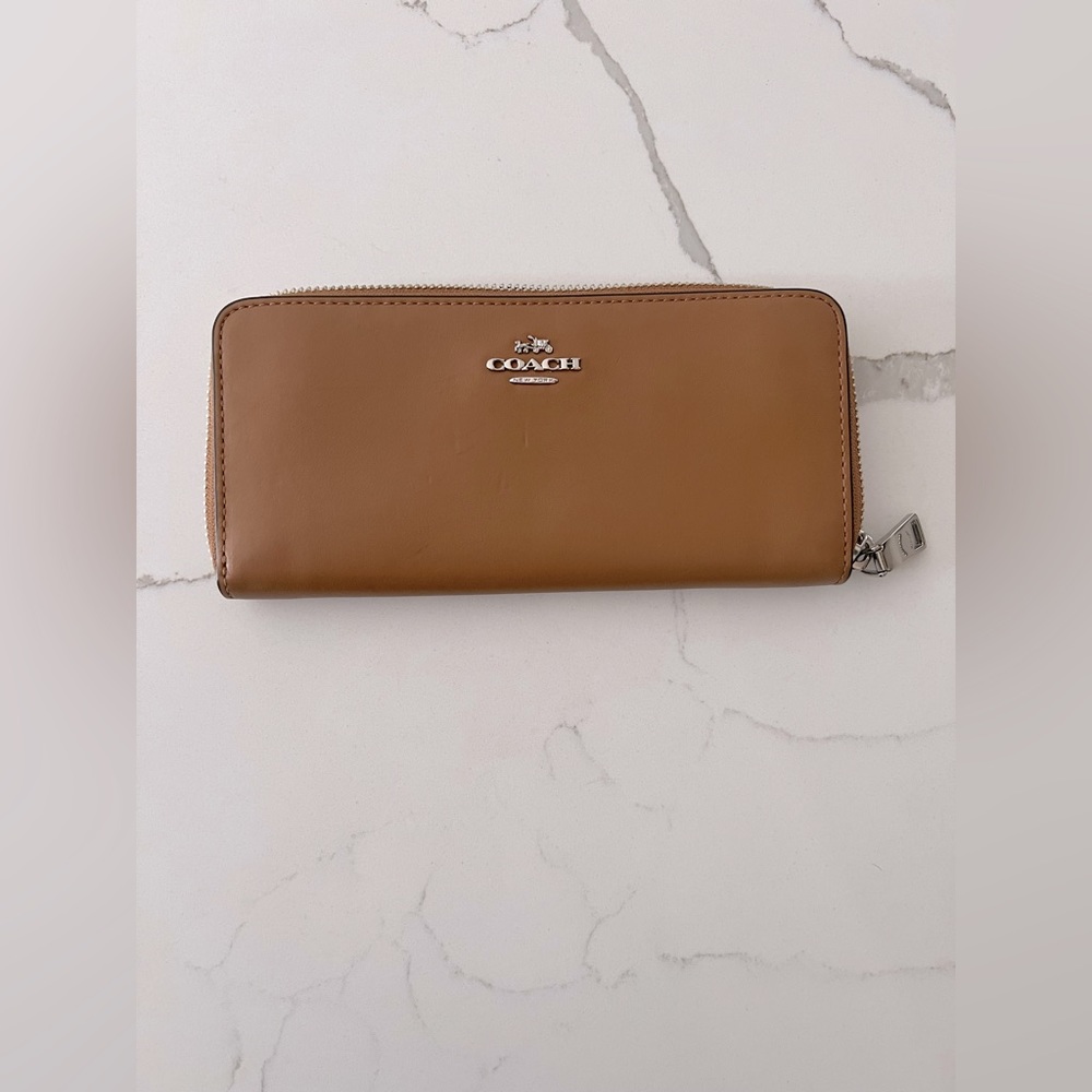 New coach wallet